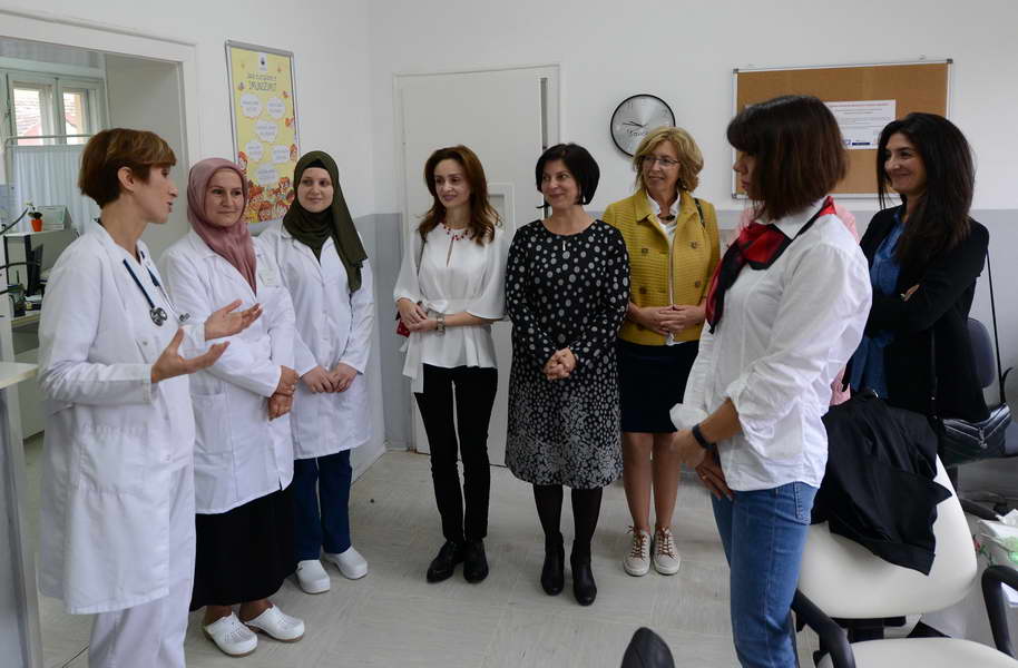 Сопругата на претседателот Пендаровски и сопругите на амбасадорите, дел од акцијата „Црвен аларм за женското срцево здравје“