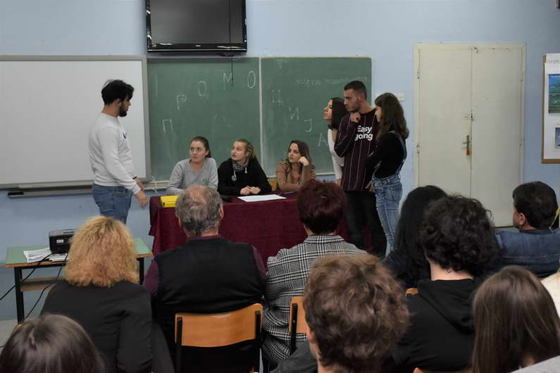 По повод Светскиот ден на детето, Гимназијата „Мирче Ацев“ го организираше настанот „Правобранителите за учениците“