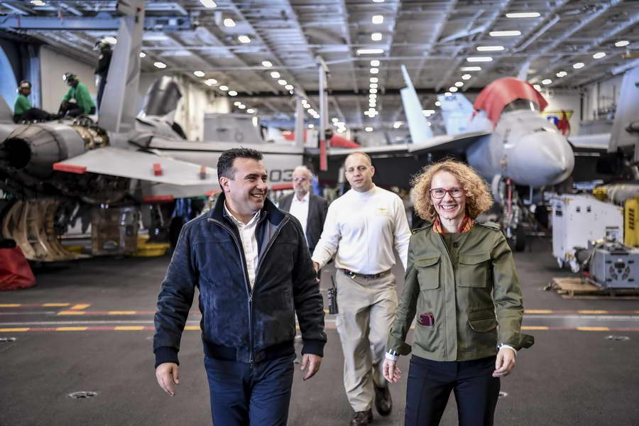 Заев и Шекеринска од носачот на авиони „Хари С. Труман“: Ние сме дел од најмоќната воена и политичка сила на Светот