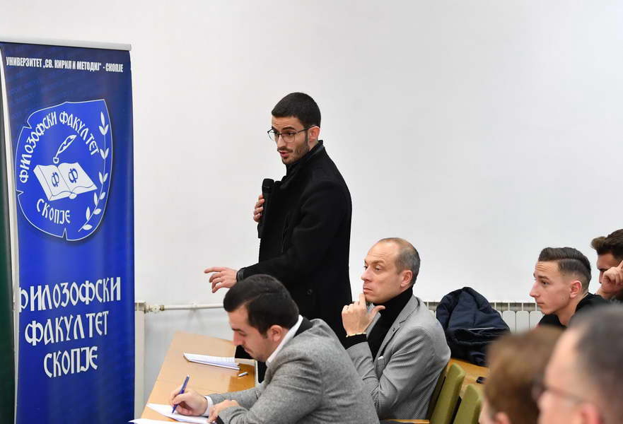 Заев пред студентите на УКИМ: Членството во НАТО е основа за дополнителен економски раст и развој