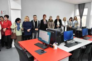 Ставен во функција новиот информатички кабинет во СОУ „ Ѓорче Петров“