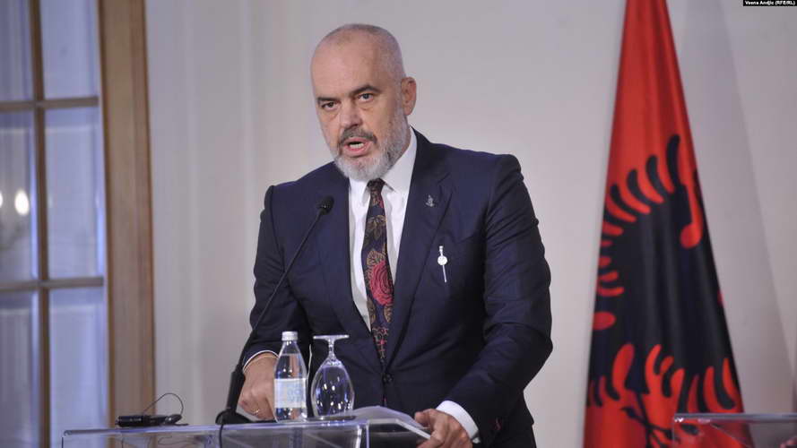 Албанскиот премиер Рама побара помош за закрепнување на земјата