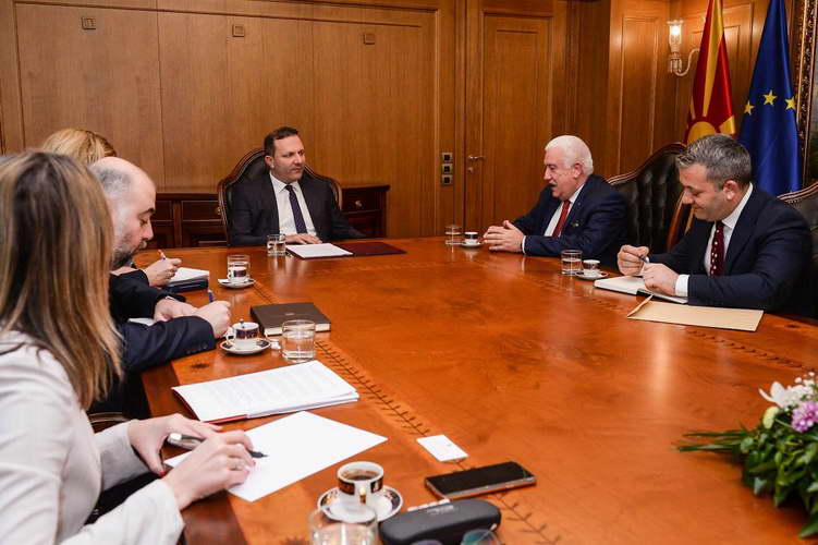 Средба на премиерот Спасовски со албанскиот амбасадор Река