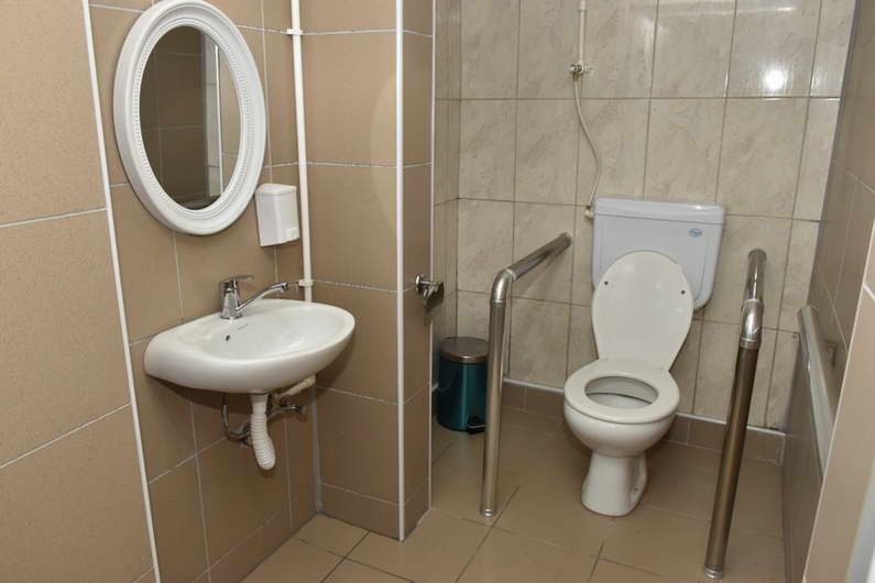 ООУ „Кире Гаврилоски- Јане“: Адаптиран тоалет за лицата со посебни потреби, со сопствени средства набавени 10 ЛЦД телевизори