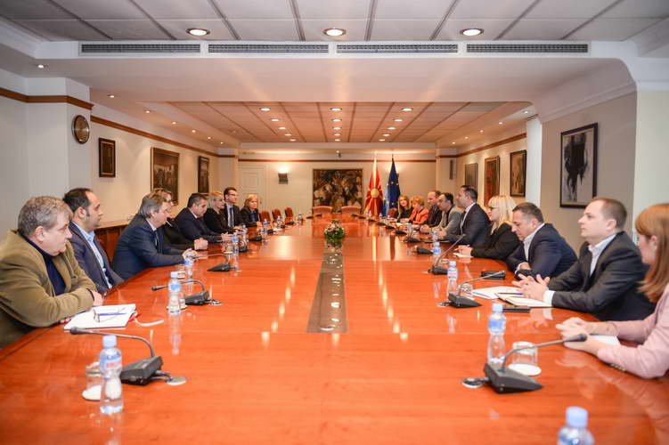 Средба на премиерот Спасовски и претставници на Владата, со претставници на ДИК