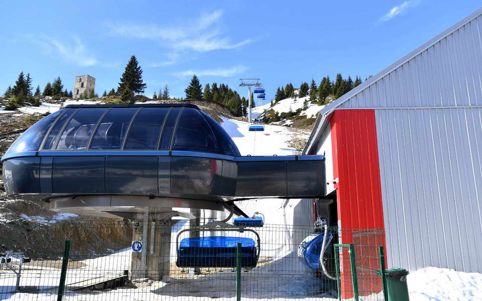 Премиерот Спасовски на пуштањето во употреба на новата жичница во ски-центарот Попова Шапка