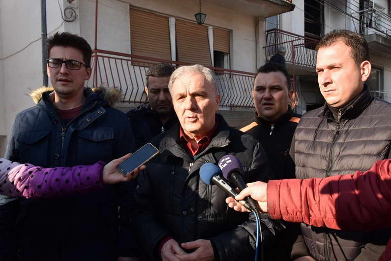 Градоначалникот Јованоски најави помош за семејствата Спиркоски, чиј дом утринава беше опожарен