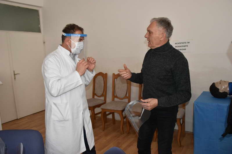 Прилепската болница и службата за Итна медицинска помош ги добија првите заштитни штитови за лице