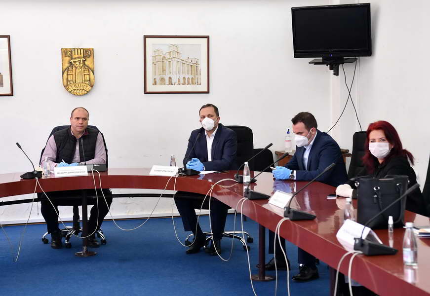 Спасовски и Османи од Куманово: Мерките се носат во консултација со експертите, граѓаните да ги почитуваат препораките