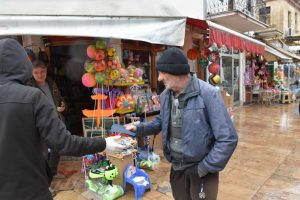 Со стапувањето на сила на новите мерки, Општина Прилеп распредели 15.000 бесплатни заштитни маски за граѓаните