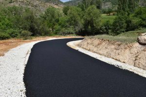 Интензивирани работите за асфалтирање на патот од населеното место Волково, до манастирот над село Прилепец