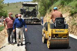 Интензивирани работите за асфалтирање на патот од населеното место Волково, до манастирот над село Прилепец