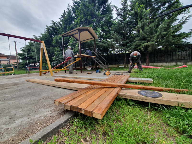 Општина Аеродром ги реконструира детските игралишта