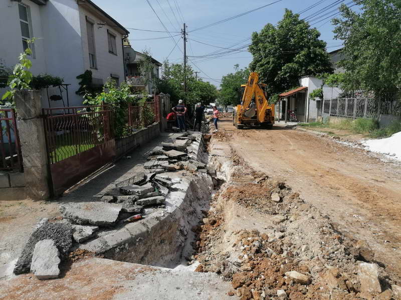 Прилепски „Водовод и канализација“ ги привршува градежните зафати на новата водоводна линија на улица „Октомвриска“
