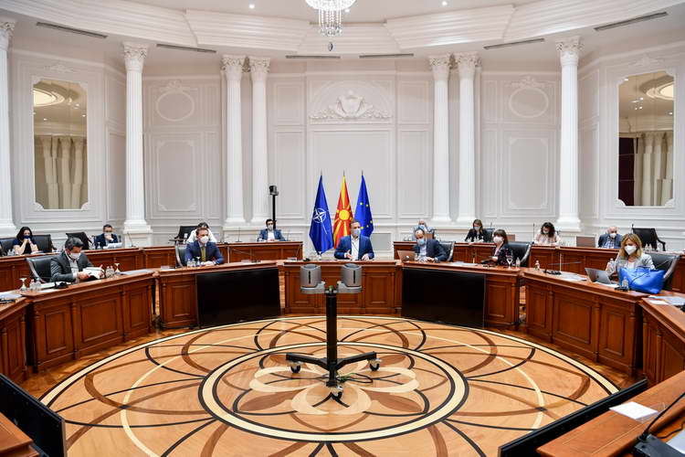 Спасовски, членови на Економскиот совет, претставници на коморите и синдикатите го финализираат третиот сет економски мерки