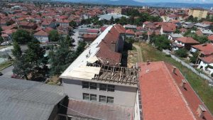 Започна реконструкцијата на покривот на прилепската Гимназија „Мирче Ацев“