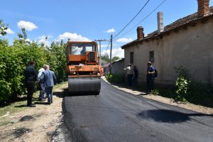 Започна асфалтирањето на регионалниот пат помеѓу населените места Кадино Село и Галичани