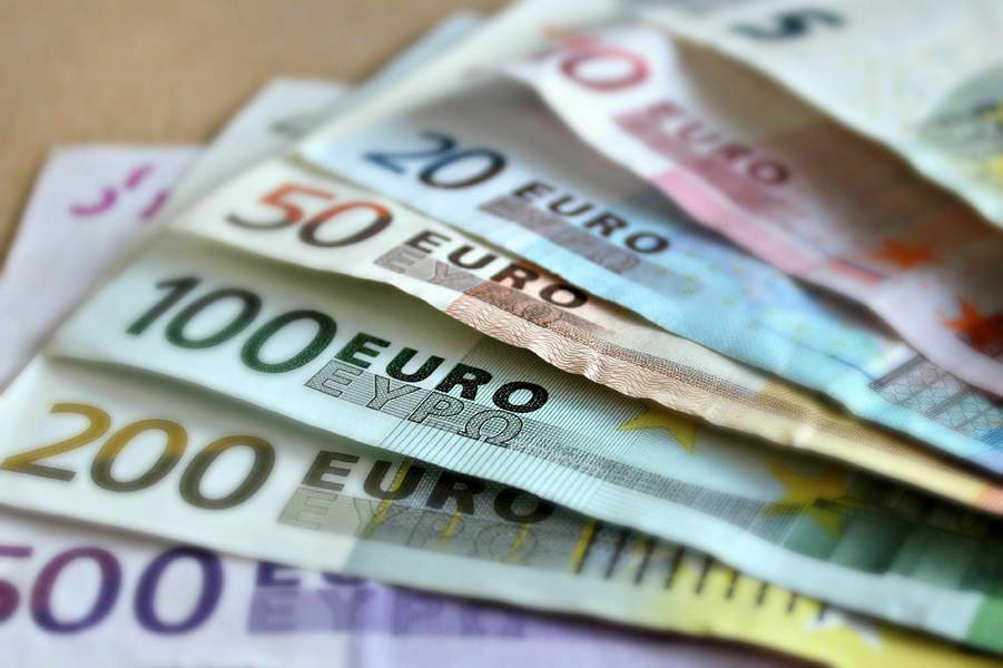 Банкноти пари евра