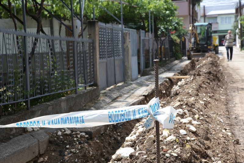 Се менува водоводната мрежа на улицата „Георге Георгиу – Деж“ во населбата „Ѓогдере“