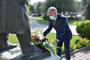 Со почитување на протоколите за заштита од коронавирусот, Општина Прилеп го одбележа Денот на независноста