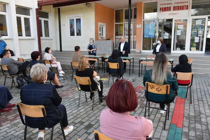 Пред почетокот на новата учебна година, градоначалникот Јованоски на средба со прилепските наставници