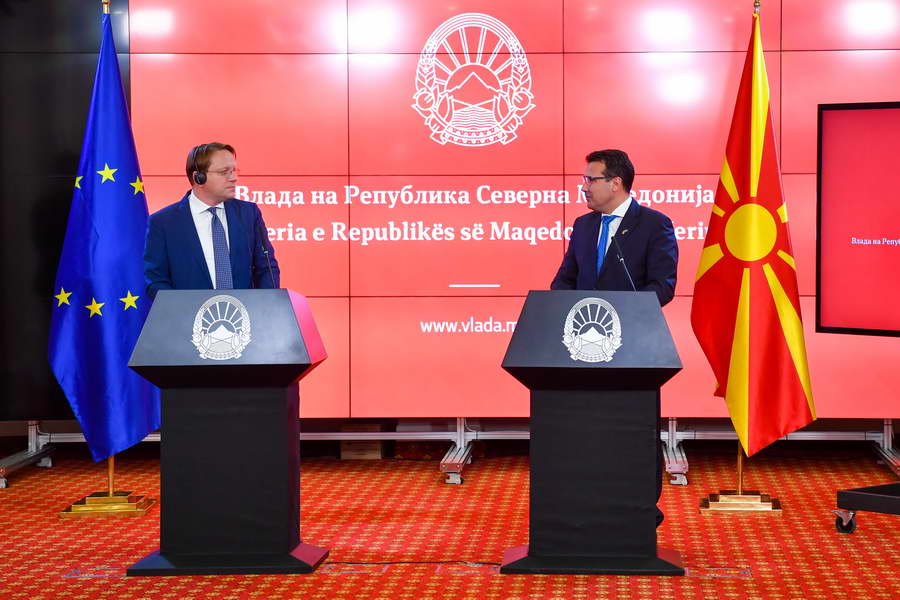 Заев и Вархеји на заедничка прес-конференција: Економско-инвестицискиот пакет за Западен Балкан е порака за кохезија и поврзување на регионот