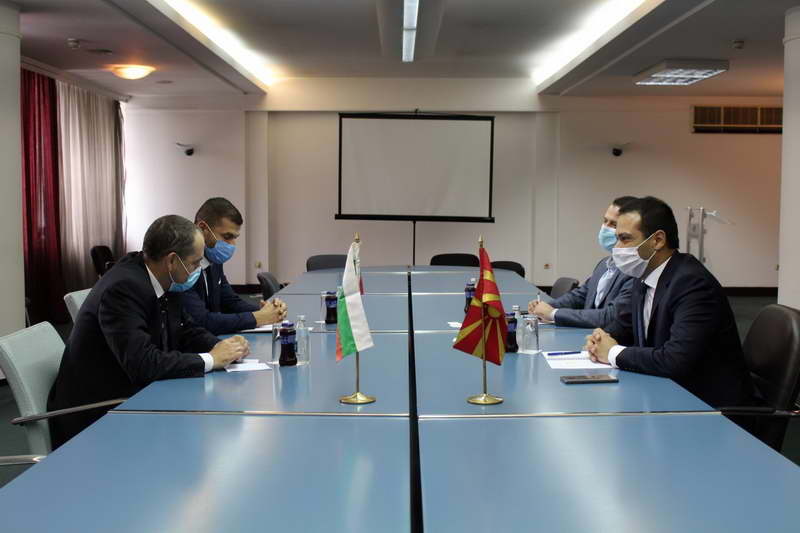 Средба на министерот Бочварски со Амбасадорот на Република Бугарија