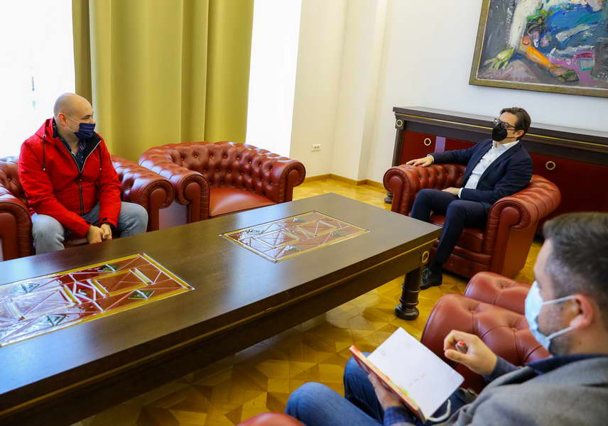 Средба на претседателот Пендаровски со хуманитарецот Али Февзи