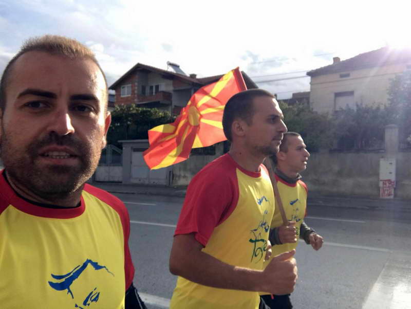 Годишнина од загинувањето на Тоше, на пат за Крушево маратонците трчаа низ прилепските улици