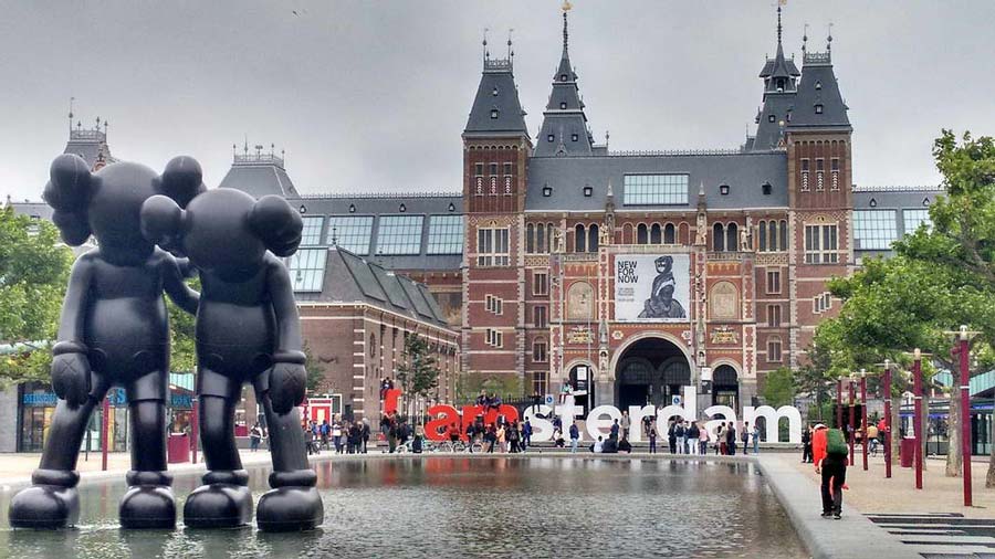 Најпознатите песни за Амстердам од бившојугословенските простори