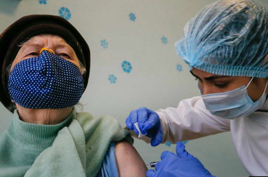 Велика Британија ја одобри вакцината на „Фајзер-Бионтек“ против корoна вирусот