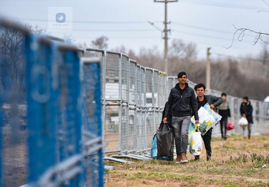 „Жичана ограда“ на балканскиот коридор: Годинава над 8 илјади илегални мигранти во Албанија и уште 4 илјади во С. Македонија