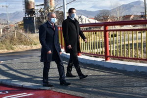 Прилеп: Градоначалникот Јованоски и министерот Бочварски го предадоа во употреба новиот армирано-бетонски мост