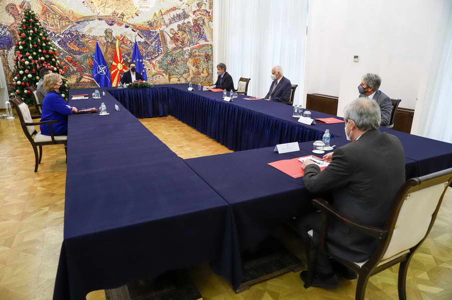 Претседателот Пендаровски прими македонски научници кои се меѓу најцитираните и највлијателните научници за 2020 година