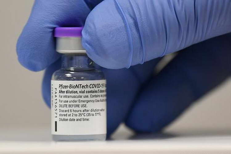 Денеска пристигнуваат 10.000 вакцини на Фајзер