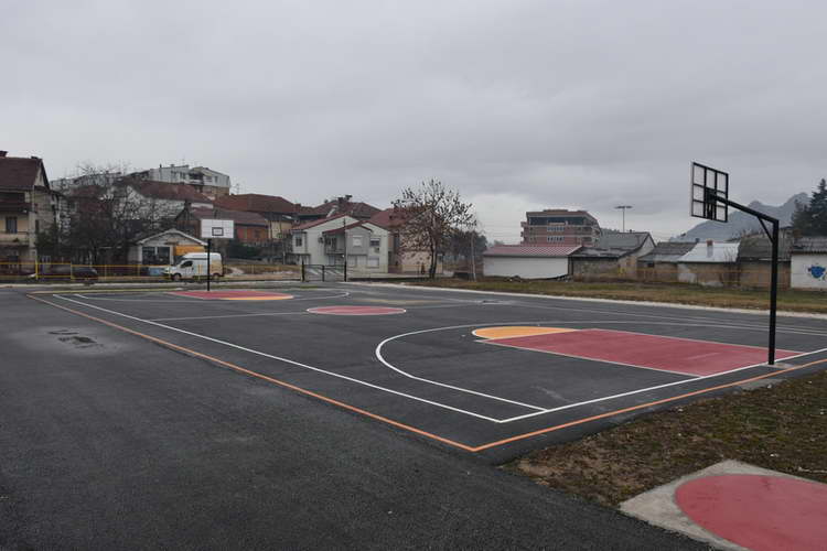 Повеќенаменското спортско игралиште, дел од инвестициите во ООУ „Гоце Делчев“