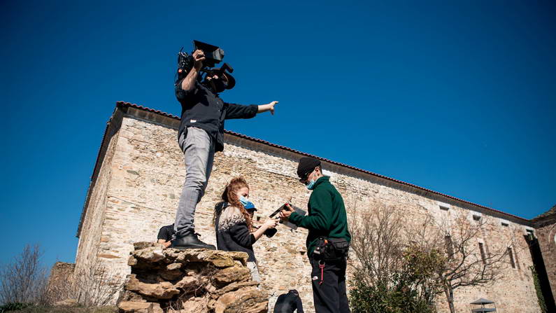 На локации во Дојран се снимаат завршните сцени од македонско-грчко-германскиот филм „Зад стоговите сено“: Филм за уште поголема соработка меѓу двете земји поттикната од можностите со Договорот од Преспа