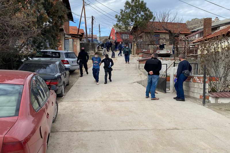 Голема акција на МВР во Прилеп, се апсат дилери на дрога