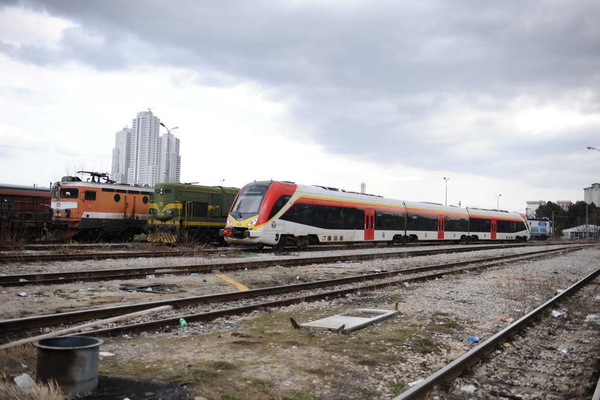 Со долговите што ги има, Железницата може да ни ја „приватизираат“ преку присилна наплата