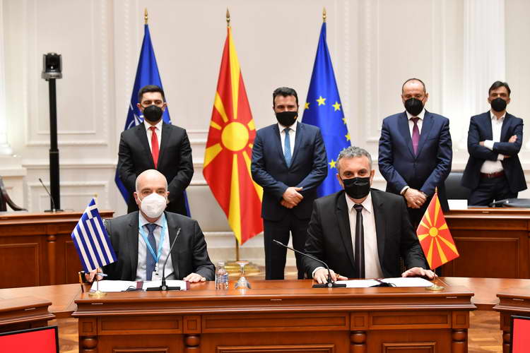 Премиерот Заев: Со потпишаните договори за инвестиции во Александруполи ја осигуруваме енергетската иднина