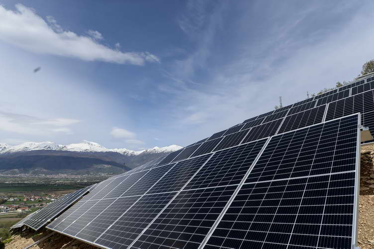 Фотоволтаичната централа во Теново завршена пред рок, се зголемуваат инвестициите во обновливи извори