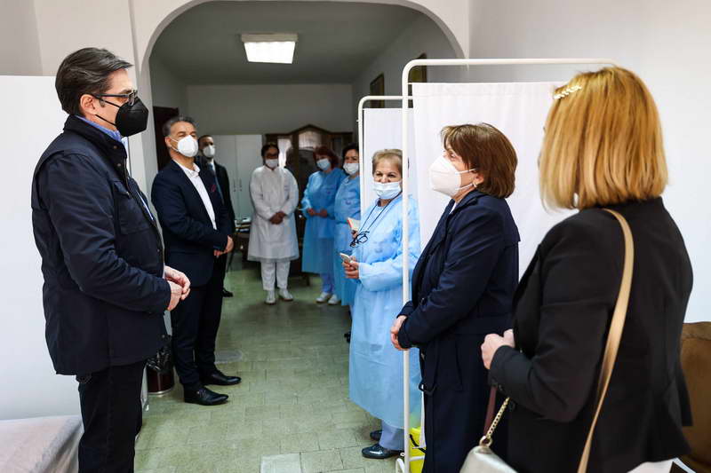 Претседателот Пендаровски во Гостивар: Вакцинацијата да се одвива континуирано до целосна имунизација на населението