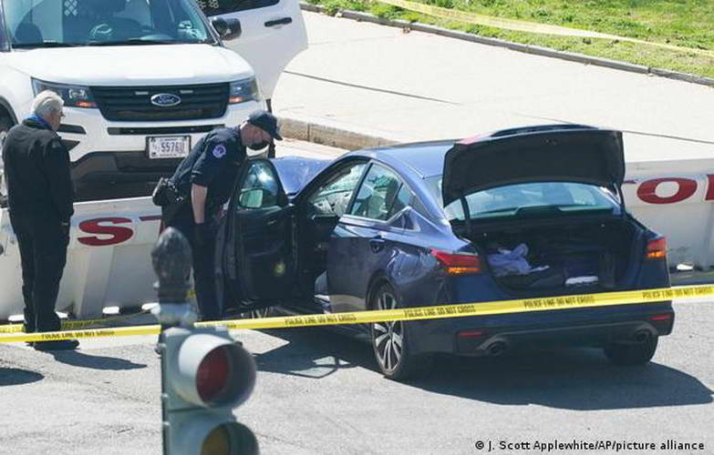 Вашингтон: Напаѓач уби полицаец пред Капитол