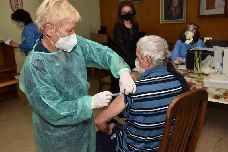Спроведена првата фаза од вакцинацијата на штитениците на прилепскиот Дом за стари лица
