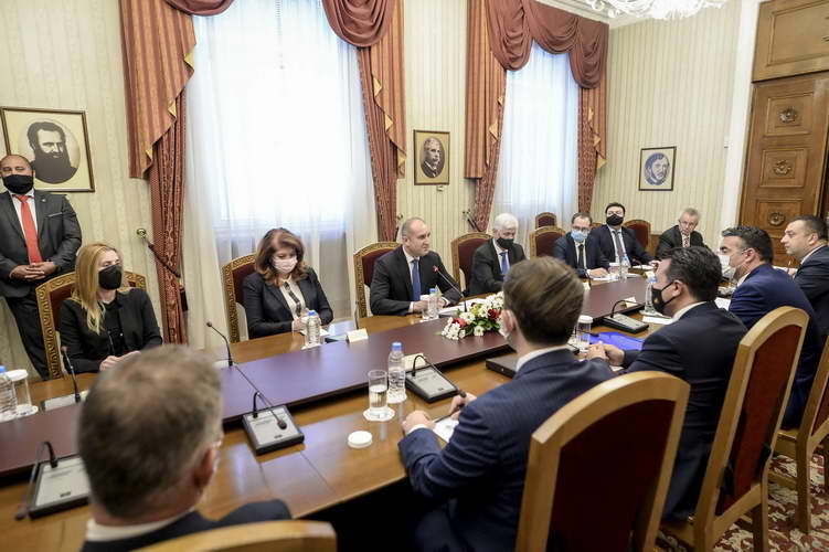 Премиерот Заев и претседателот Радев од Софија: Имаме обврска да го градиме пријателството меѓу нашите братски народи