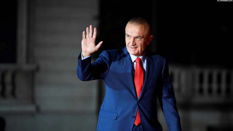 Албанскиот парламент го разреши претседателот Илир Мета