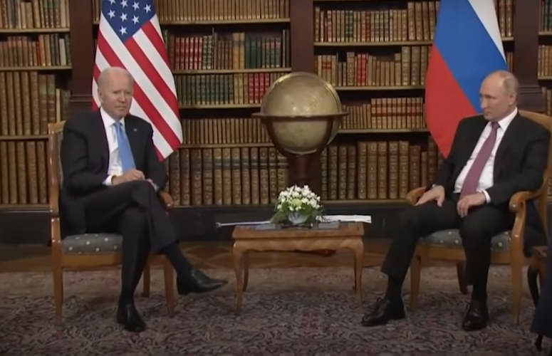 Бајден и Путин ги пофалија разговорите, но несогласувањата остануваат
