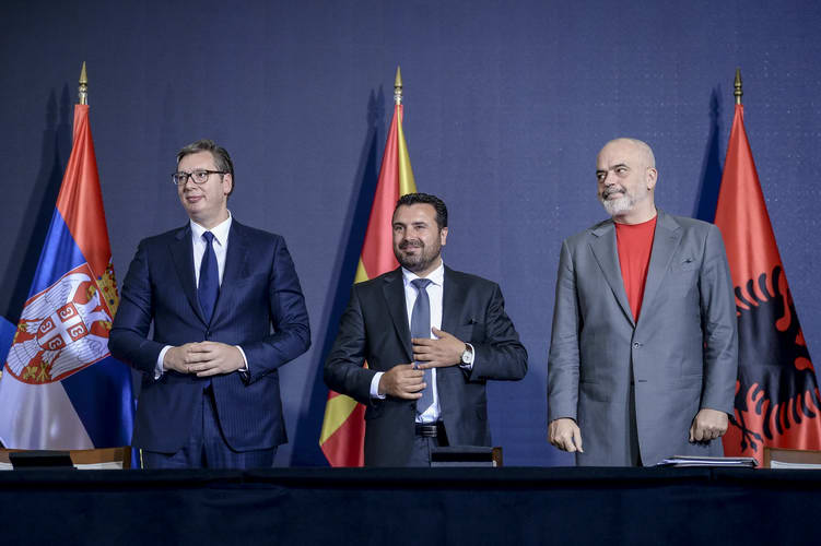 Заев, Вучиќ и Рама ги потпишаа првите официјални документи за соработка во рамките на „Отворен Балкан“ за силен импулс за поттикнување на регионалната соработка