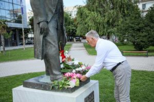 Прилеп ја одбележа годишнината од смртта на Методија Андонов-Ченто