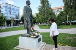 Прилеп ја одбележа годишнината од смртта на Методија Андонов-Ченто